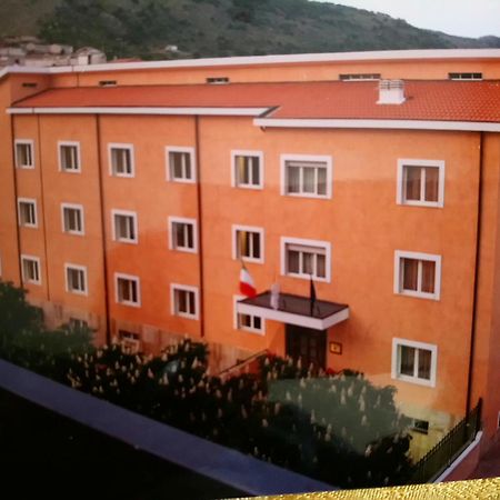 Отель Casapaceebene Сан-Джованни-Ротондо Экстерьер фото