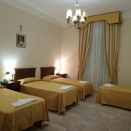 Отель Casapaceebene Сан-Джованни-Ротондо Экстерьер фото