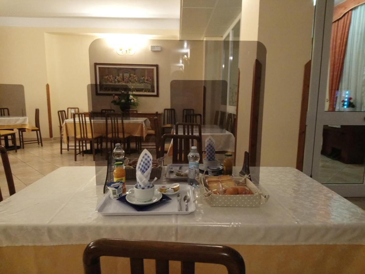 Отель Casapaceebene Сан-Джованни-Ротондо Экстерьер фото