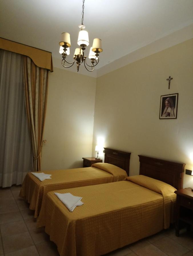 Отель Casapaceebene Сан-Джованни-Ротондо Экстерьер фото