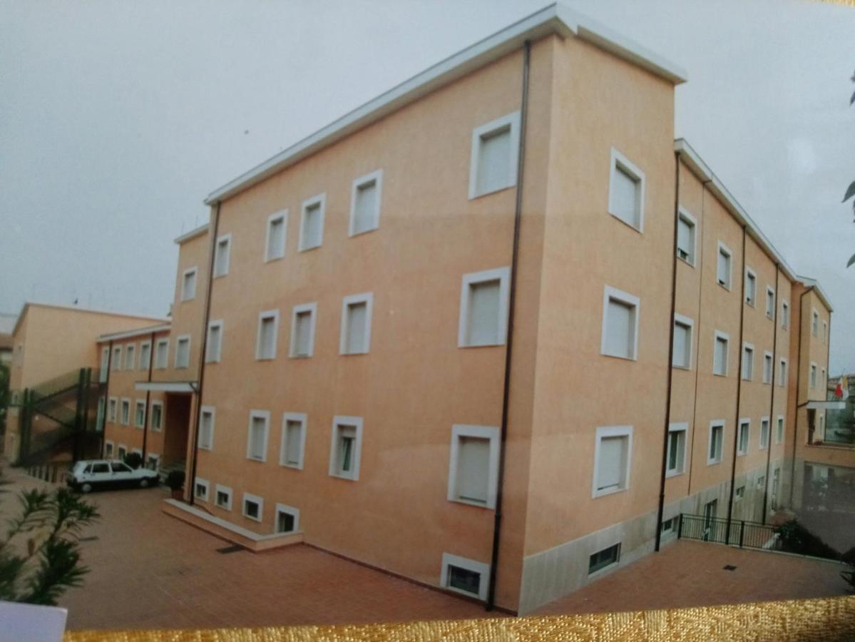 Отель Casapaceebene Сан-Джованни-Ротондо Экстерьер фото