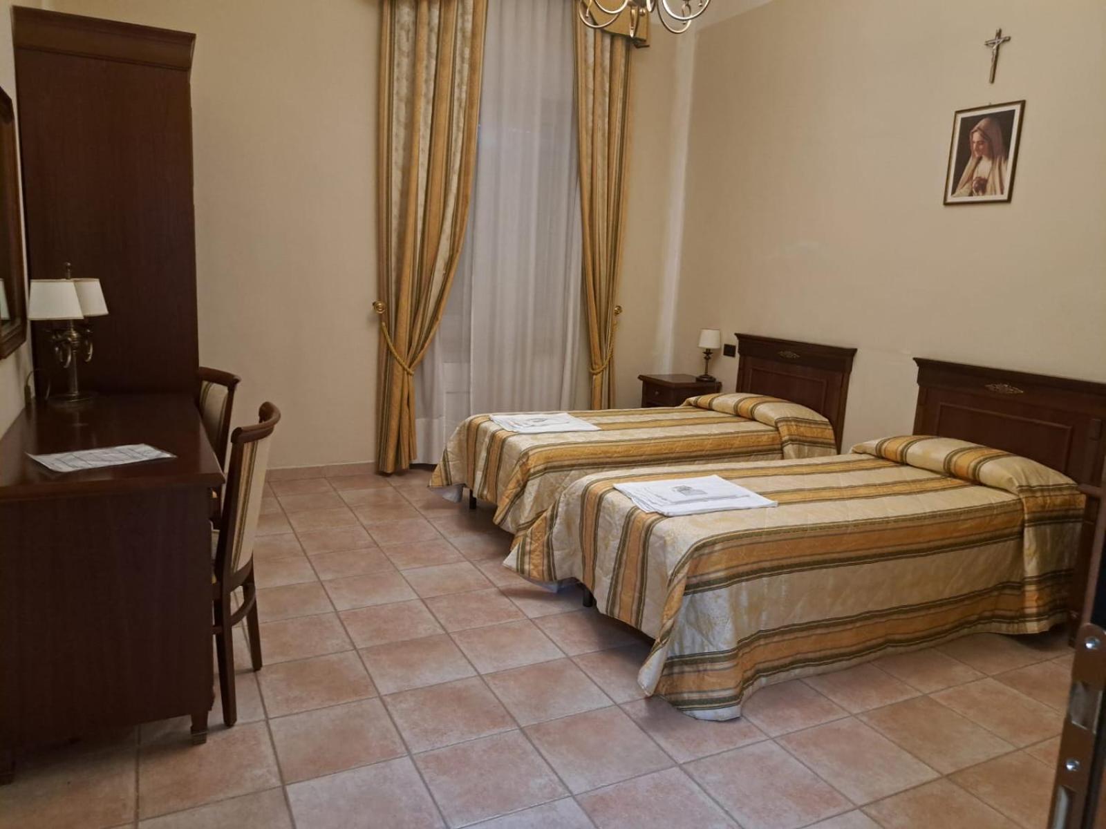 Отель Casapaceebene Сан-Джованни-Ротондо Экстерьер фото
