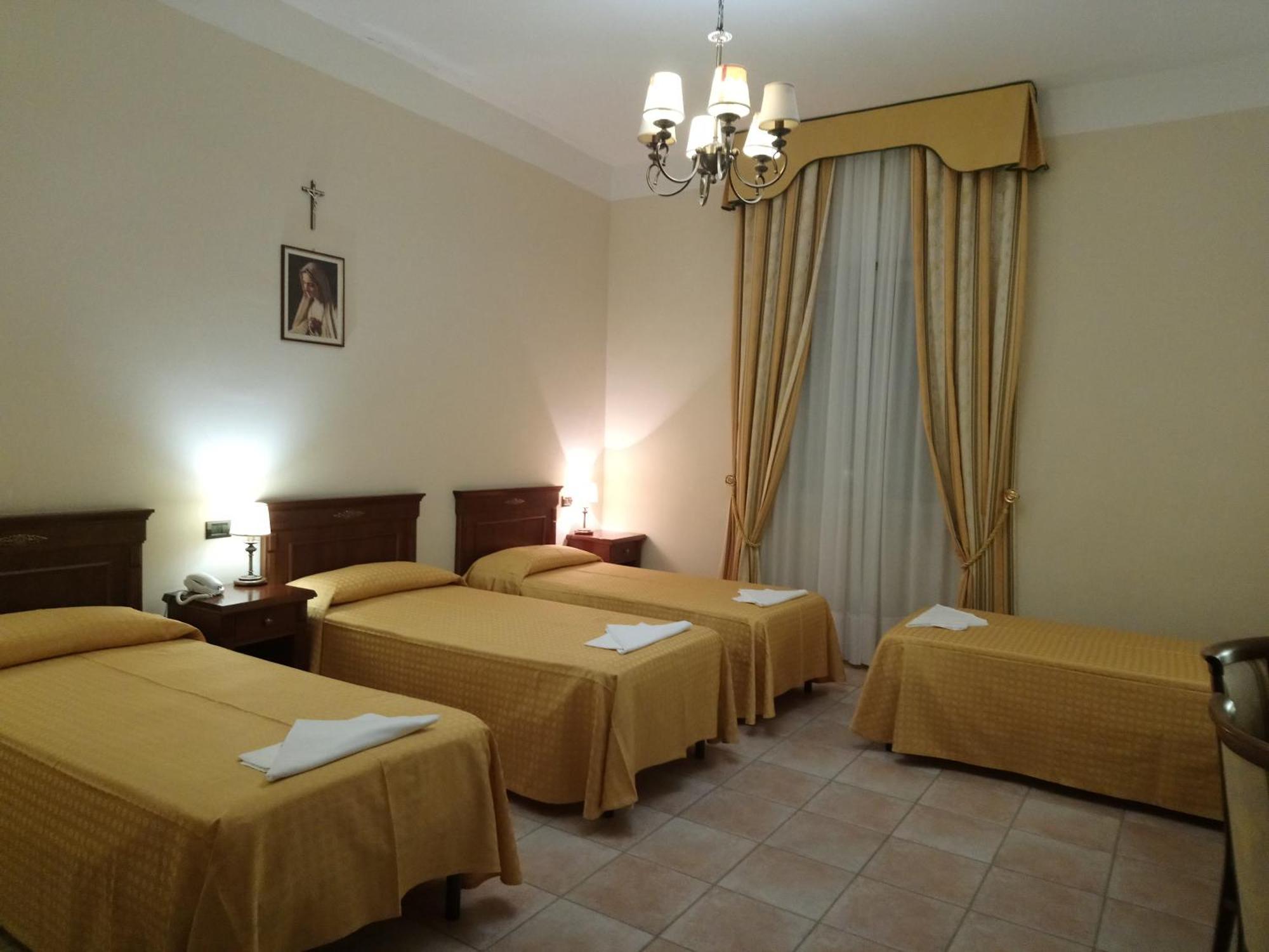 Отель Casapaceebene Сан-Джованни-Ротондо Экстерьер фото
