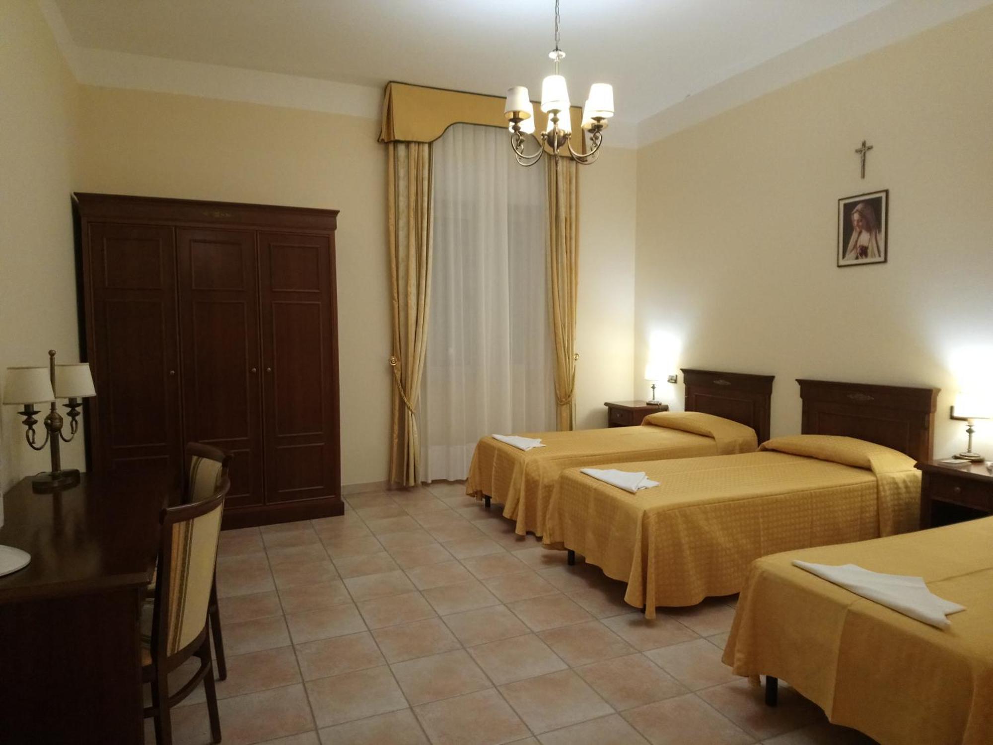 Отель Casapaceebene Сан-Джованни-Ротондо Экстерьер фото