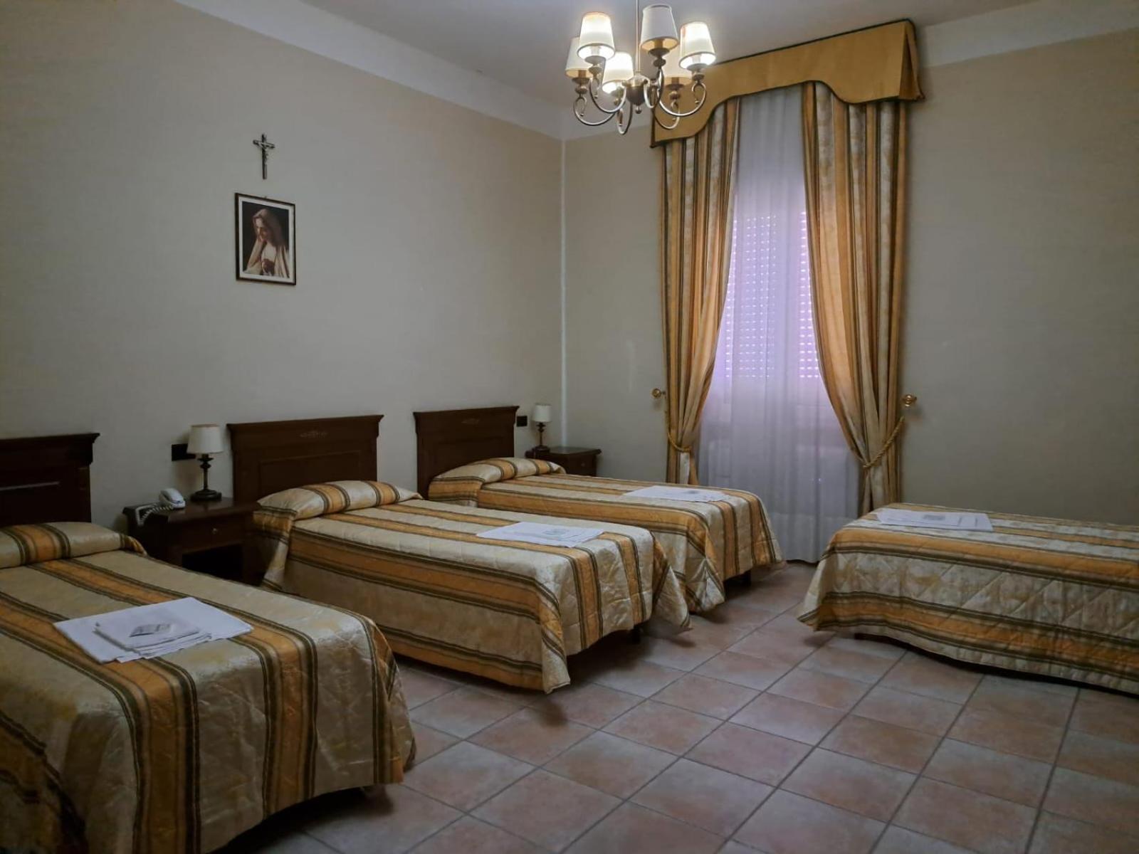 Отель Casapaceebene Сан-Джованни-Ротондо Экстерьер фото